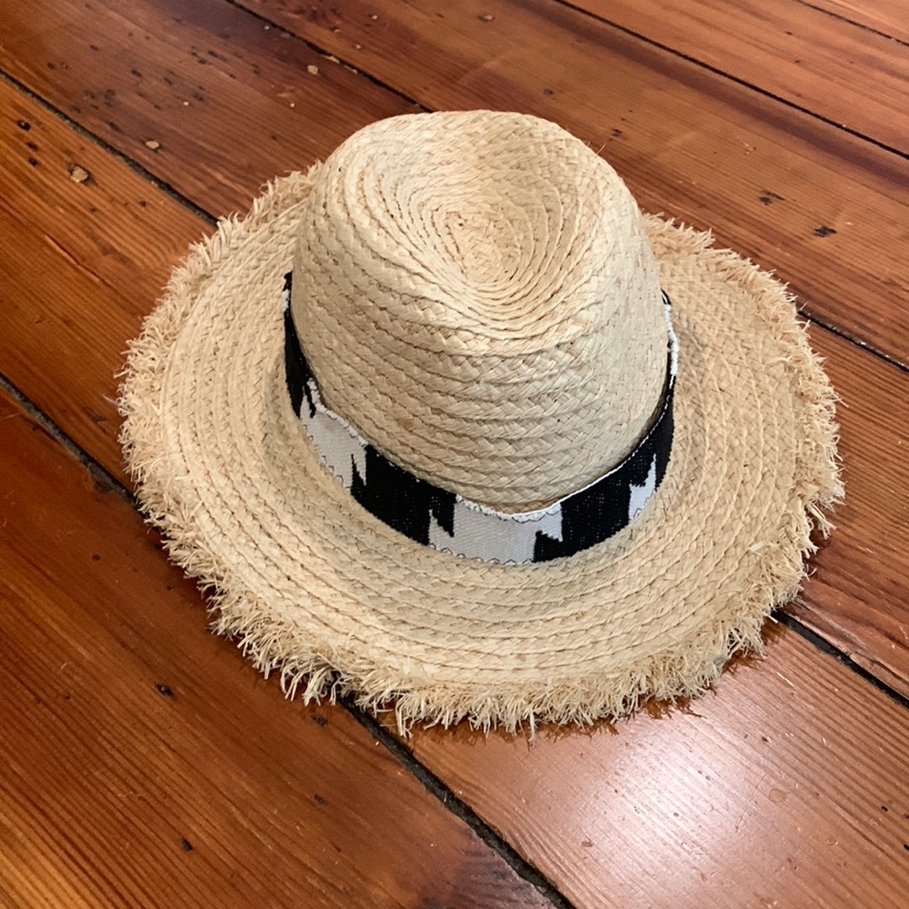 Orijinal NWOT Straw Hat with adjustable straps inside